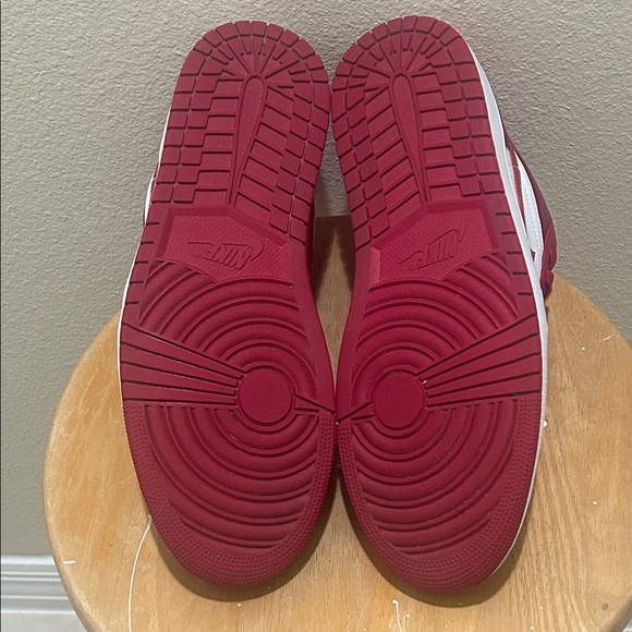 Jordan 1 Low Cardinal Red. 553558-607 - Picture 6 of 6